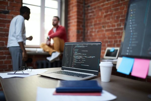 ¿De qué forma los algoritmos predictivos pueden mejorar el mantenimiento preventivo en la industria aeroespacial?